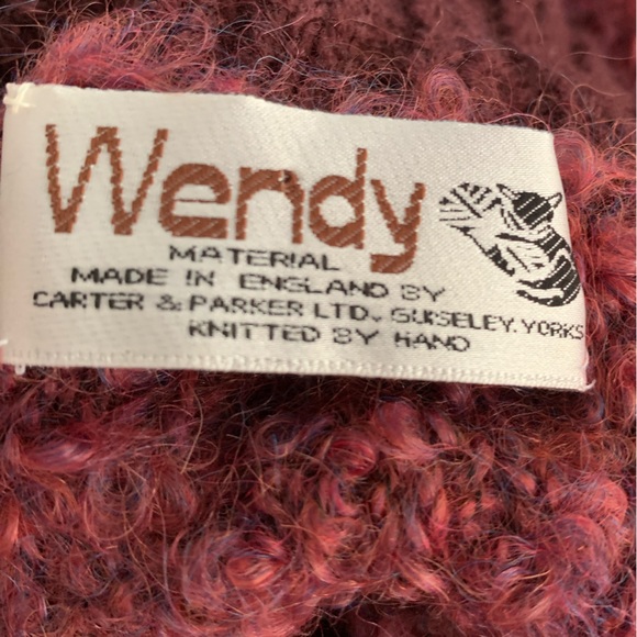 Hand knit merlot wool sweater with contrast details & beautiful buttons - Picture 8 of 11